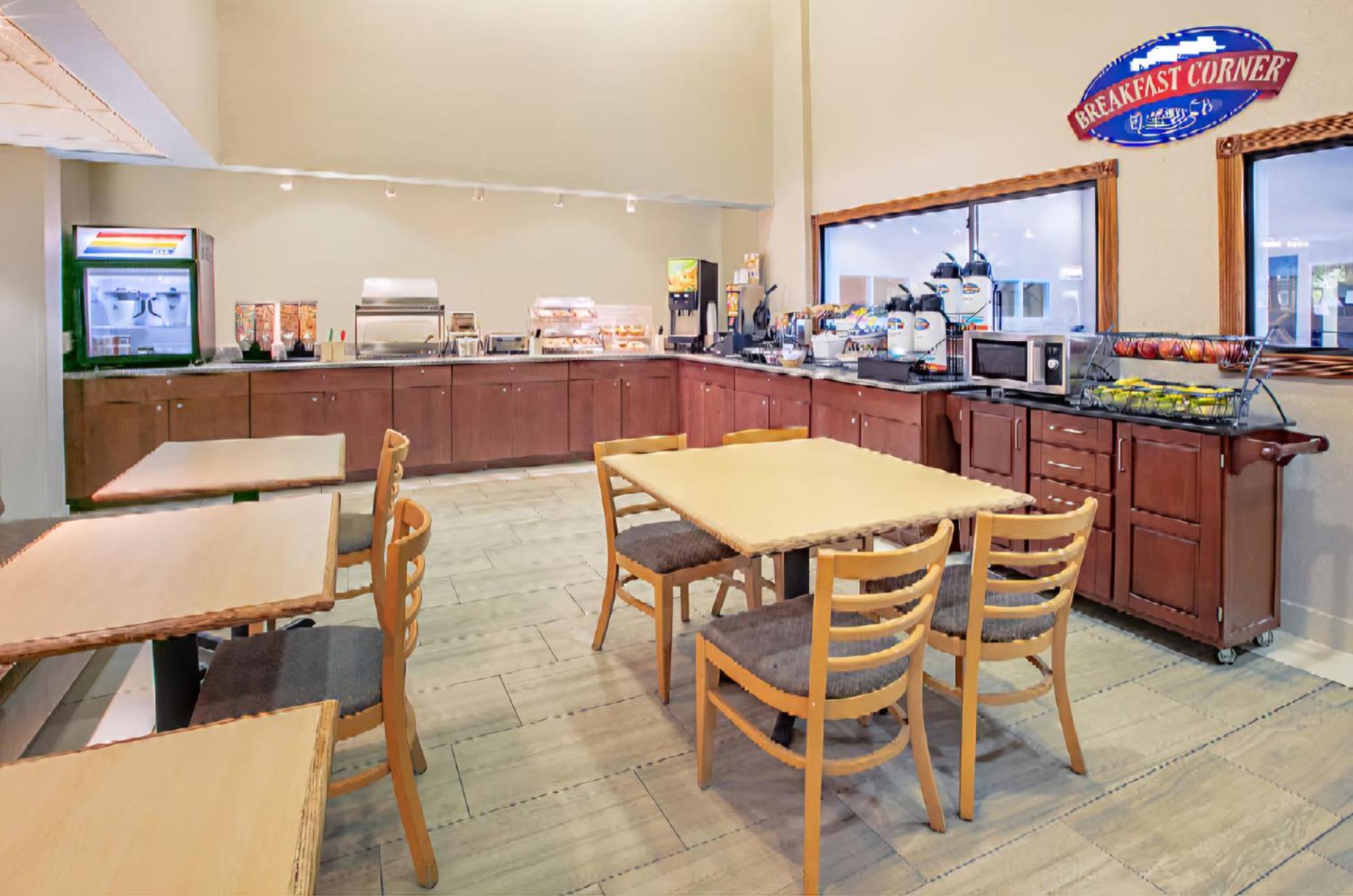 רוזוול Cash Rewards Inn & Suites מראה חיצוני תמונה